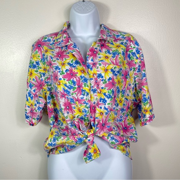 Carriage Court Tops - Tropical Print vintage Carriage Court Sport Button Down Shirt